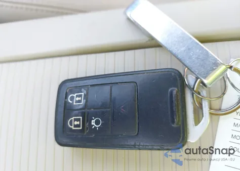 2016 Volvo V60 T5 Drive-E Premier from USA, damaged, VIN YV140MEK4G1302831